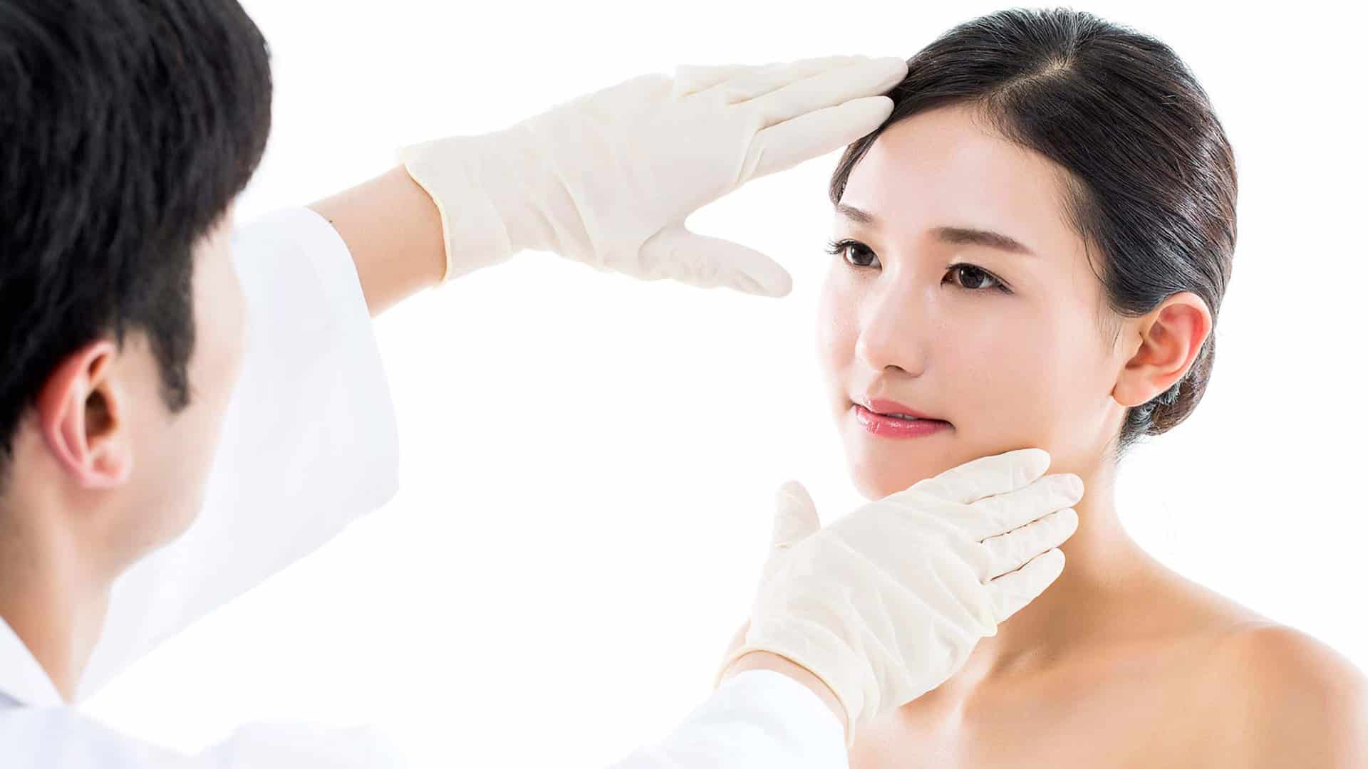 Nên bổ sung collagen type III dưới sự tư vấn của bác sĩ da liễu.