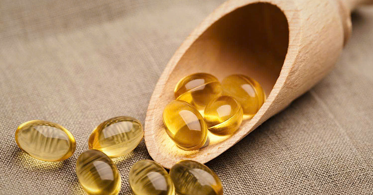 Vitamin E giúp cấp ẩm, làm mềm mô sẹo và mờ thâm